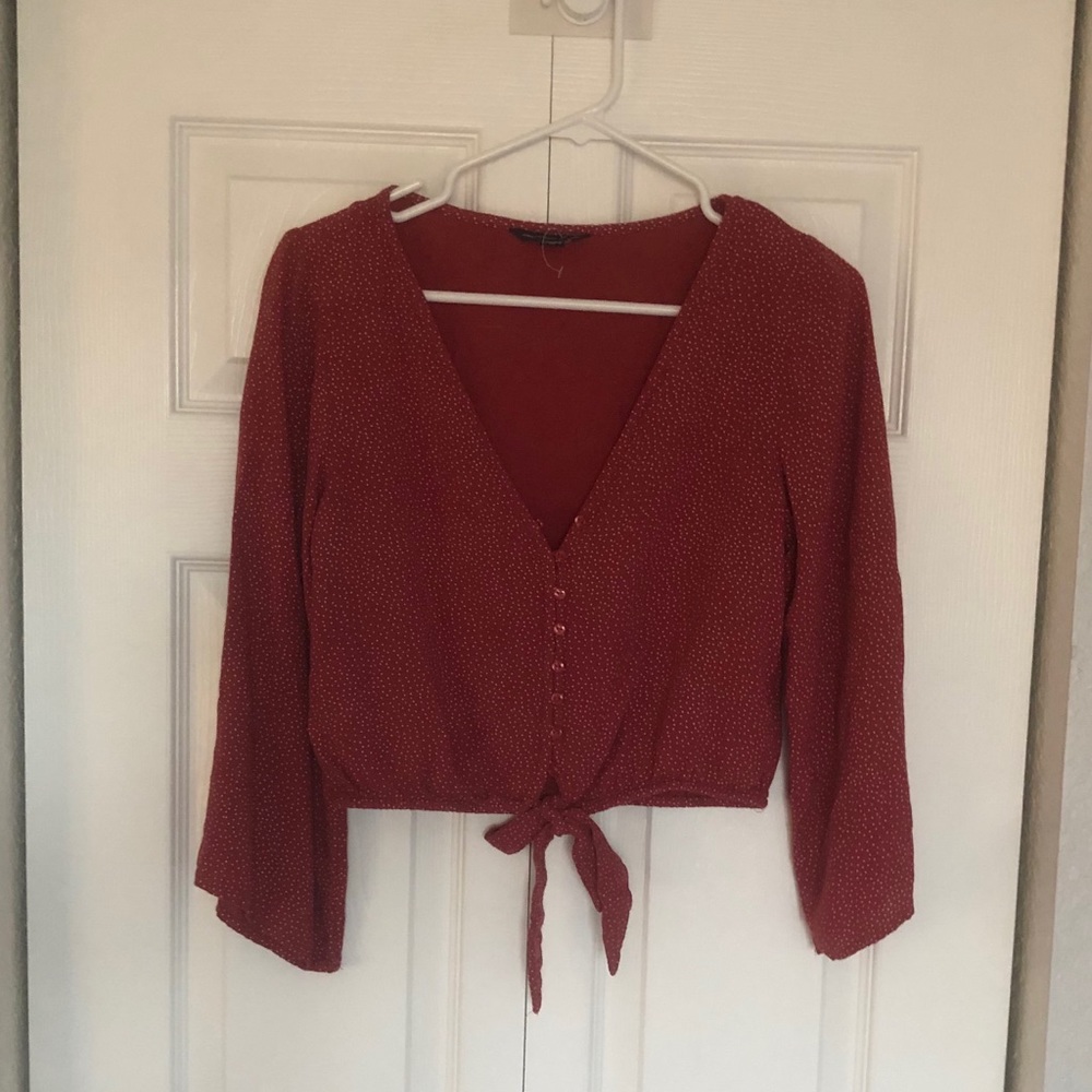 American Eagle dotted long sleeve with front tie